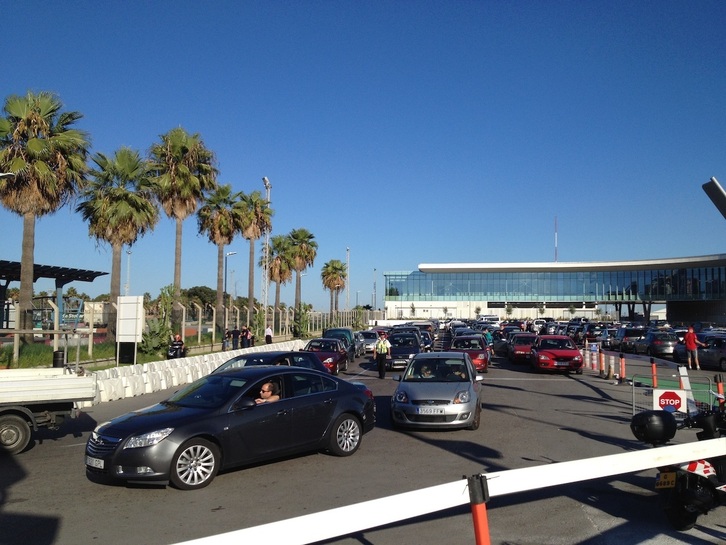 La desaparición de esta verja facilitará la circulación a 15.000 personas a diario.