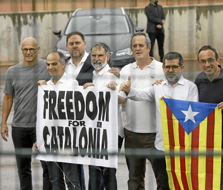 Raül Romeva, a la izquierda, junto a las personas condenadas por el procés.