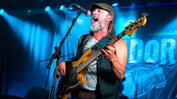 Luisillo Kalandraka, La Topadora taldearekin zuzeneko emanaldi batean.