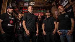 Boikot taldeko kideak, Xabi Arakama iskiean.