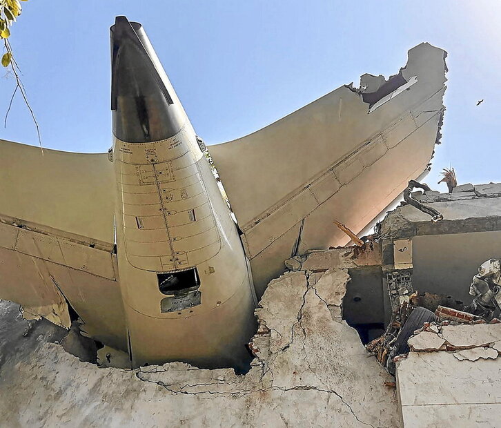 Imagen del avión siniestrado en Ahmedabad.