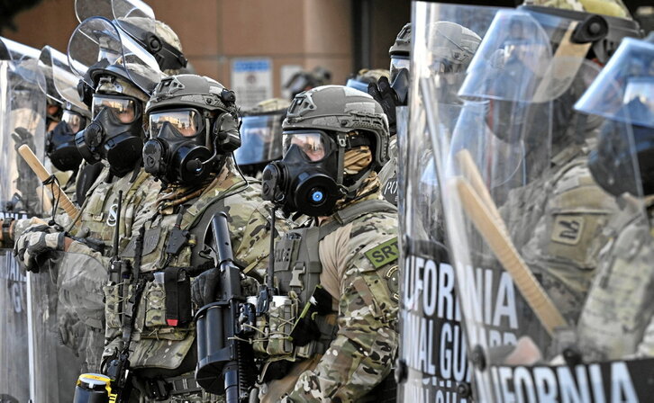 Guardia Nazionala, Los Angeleseko kaleetan.