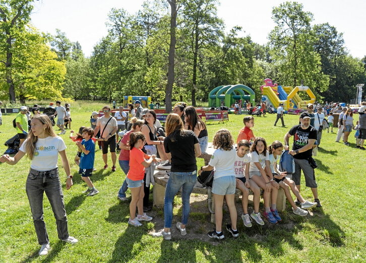 Aurten Olarizuko zelaiak erabilgarri ez dauden arren, jaiak ez du Arabako hiriburua utziko.