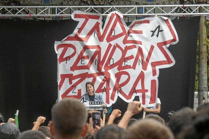 Ikasturte hasierako mobilizazioan independentzia aldarrikatu zuen Ernaik.