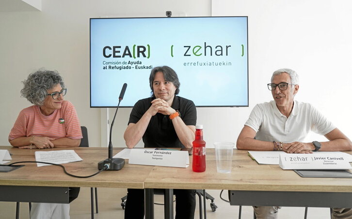 Elena Valverde, Óscar Fernández y Javier Canivell, este miércoles en Bilbo.