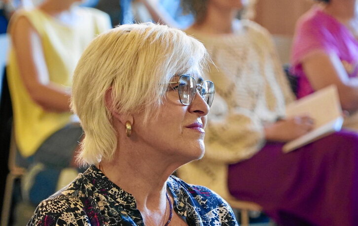 Nuria Reche mintzatu zen, atzo, ingurune digitalaren arautzearen inguruan.