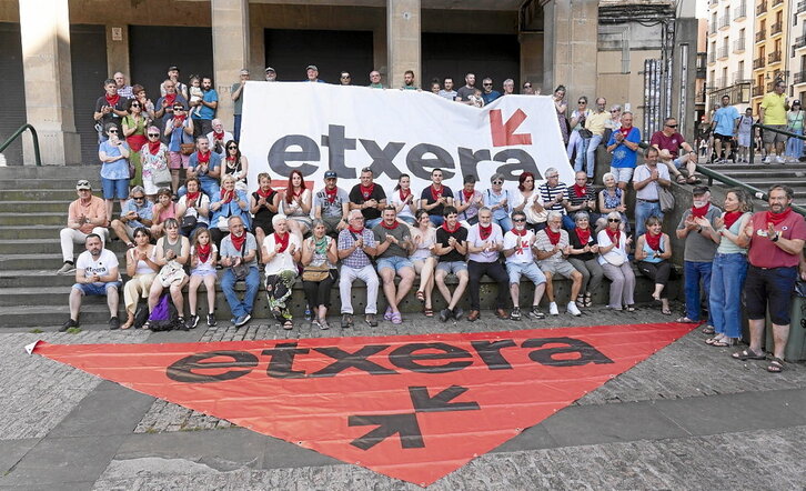 Agerraldia egin zuten Iruñean Sarek eta Etxeratek.