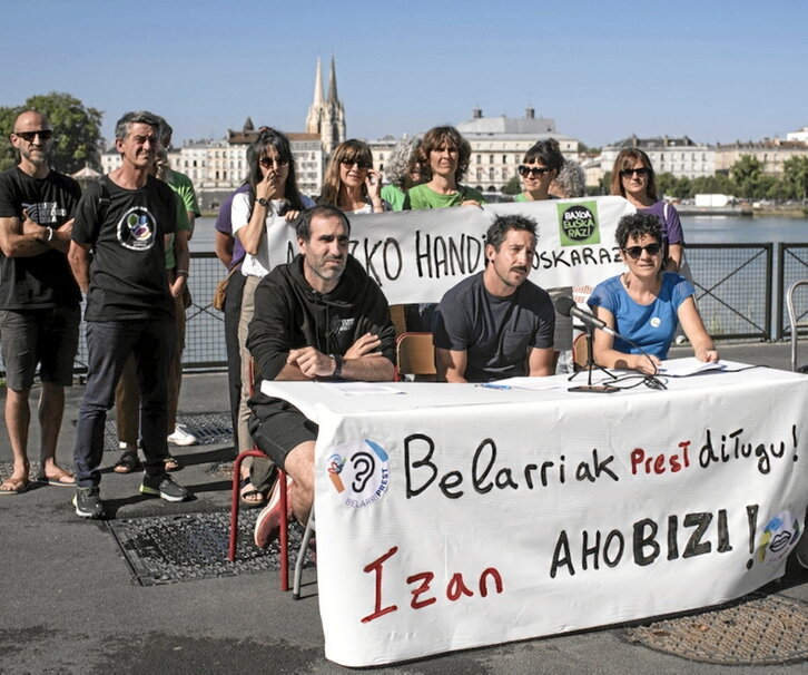 Baionan egin zuten atzo agerraldia.