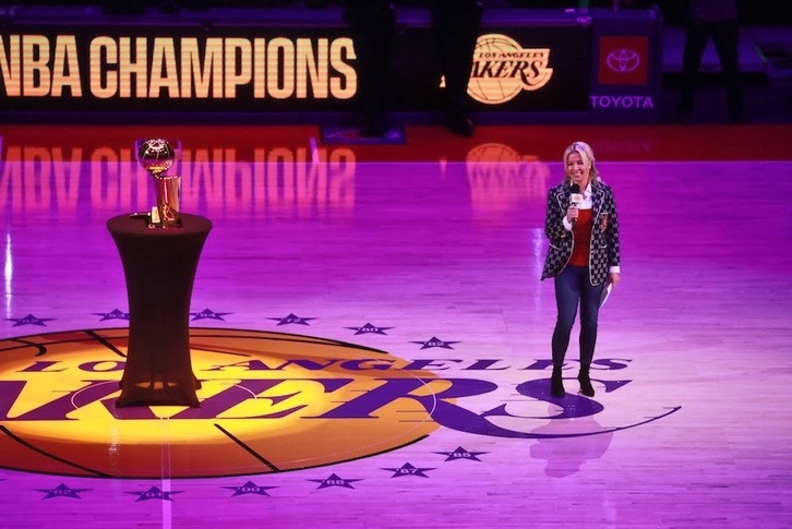 Jeanie Buss, la propietaria hasta ahora de Los Angeles Lakers.