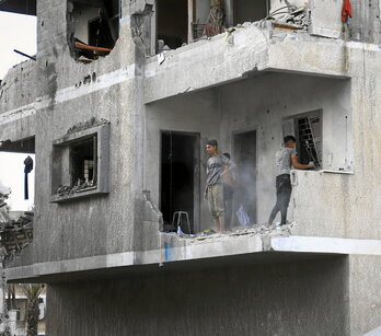 Gaza Hirian suntsituta etxebizitza bat. Irudia pasa den ekainaren 3an eginda dago.