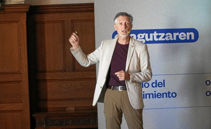 Fernando Valladares, durante su charla en el palacio Miramar sobre el cambio climático y sus efectos.