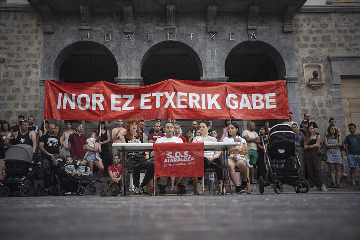 Rueda de prensa convocada por SOS Aiaraldea este jueves en Amurrio.