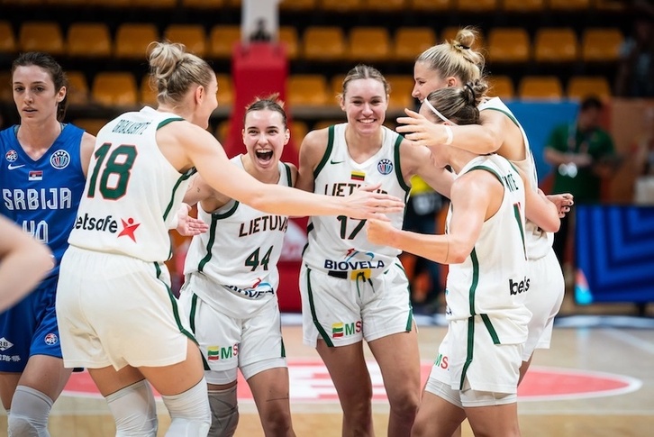 La joven selección de Lituania se abre paso a los cruces a costa de una triste Serbia.