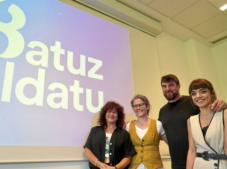 Alberdi, Eskisabel, Blanco eta Arenaza, Talde Eragileko kideak, atzoko agerraldian.