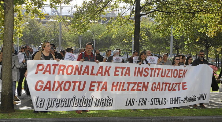 Sindikatuek egindako elkarretaratzen baten irudia.