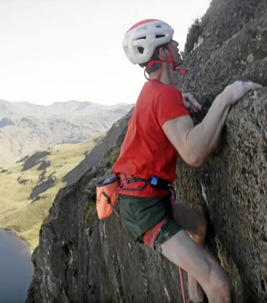 Adam Ondra eskalatzailea, ahaleginean.