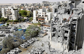 Edificio dañado por un misil en uno de los últimos ataques de Irán, en Beersheba.