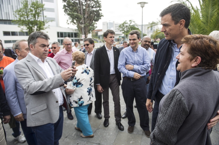 Cerdán saca una foto a Sánchez en un acto en Iruñea en junio de 2016, el mismo mes en que está fechado el contrato privado hallado por la UCO.