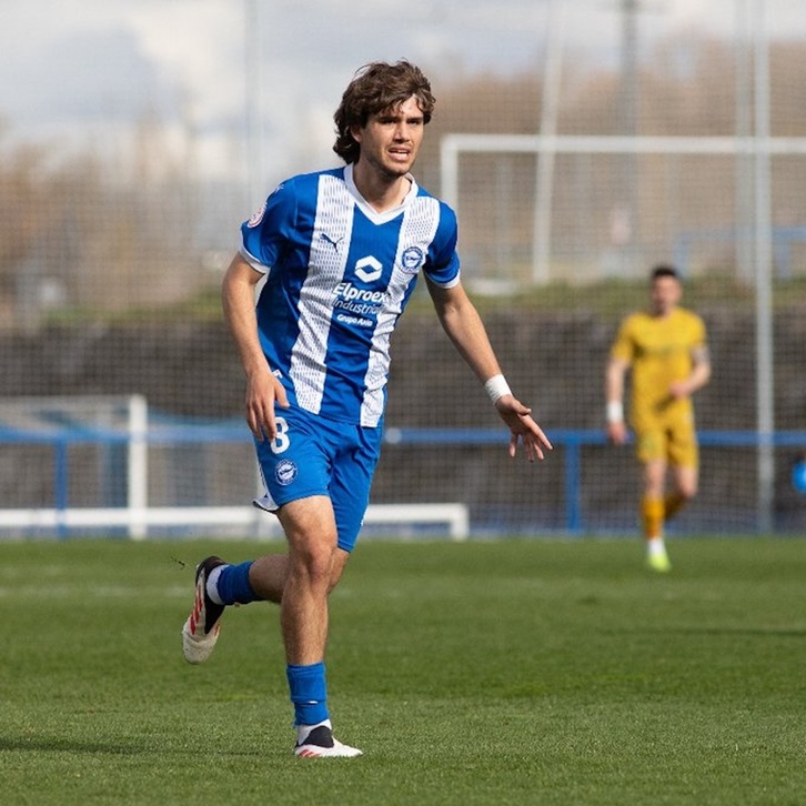 Julen Jon Guerrero Alaveseko bigarren taldearekin jokatzen.