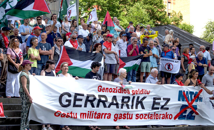 Cocentración en Bilbo contra la militarización.