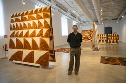 Hlynur Pálmason, este jueves, en la muestra que ha abierto en Tabakalera.