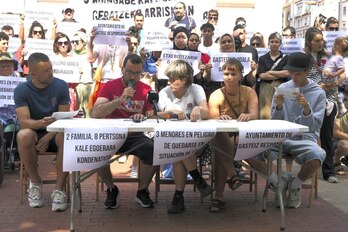 Comparecencia convocada por la red de vivienda Auzoan Bizi.