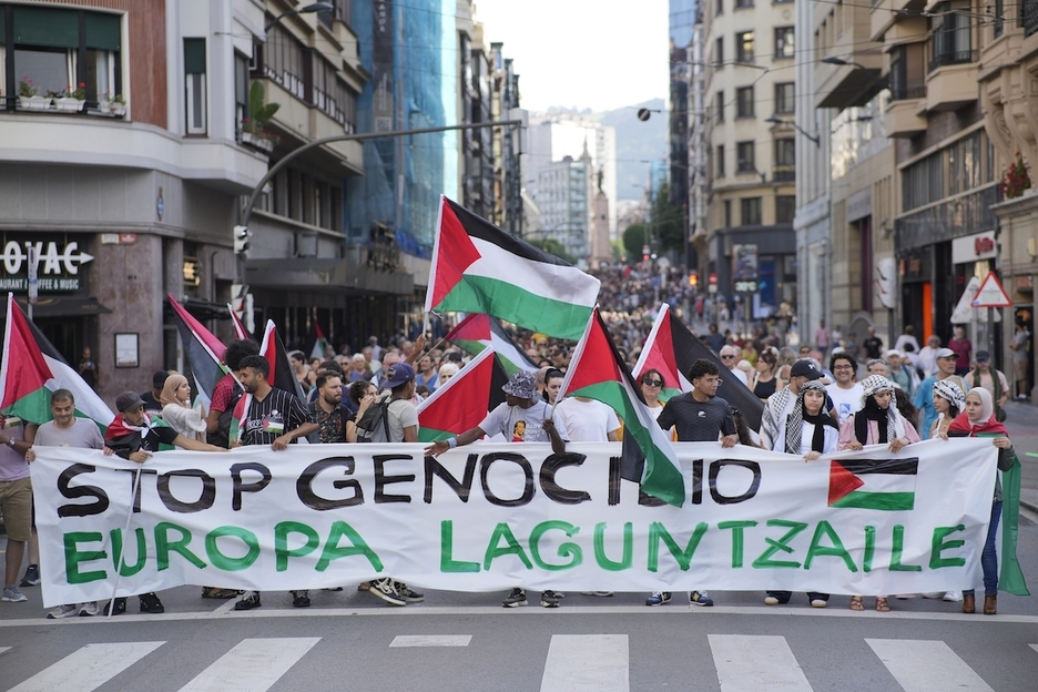 La cabecera de la marcha de Bilbo.