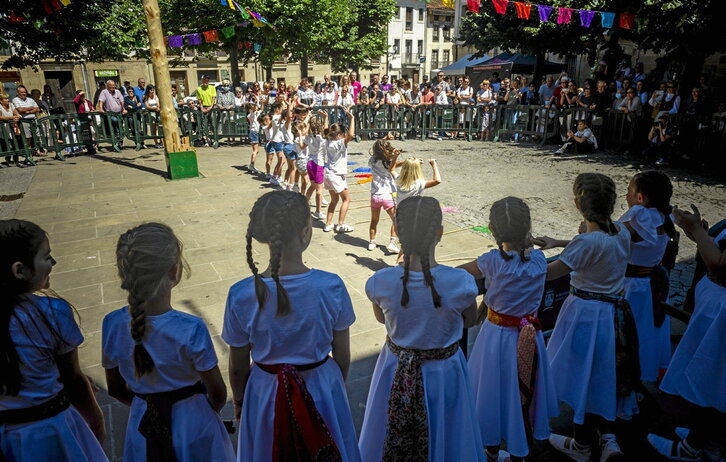 Eskoriatzako jaietako artxiboko irudi bat. Festak bihar hasi eta uztailaren 1era arte luzatuko dira.