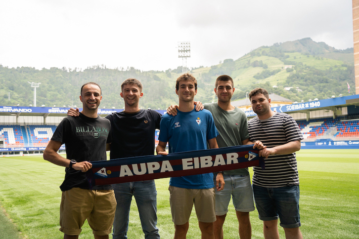 Jon Magunazelaia, etxera itzuli berritan.