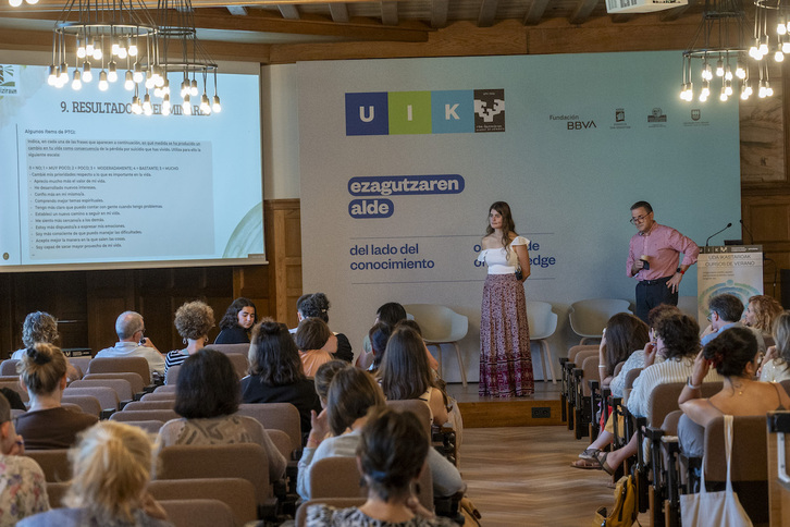 Iratxe Etxenike Sarratea y Agustín Erkizia Olaizola, en el curso de verano ‘La humanización del suicidio’.