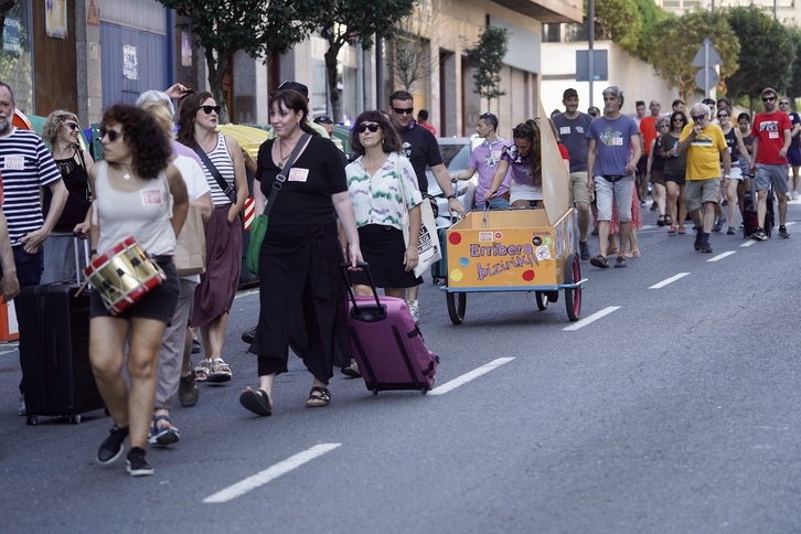 Deustuko Erribera «bizirik» dagoela aldarrikatu dute ostiral honetan.