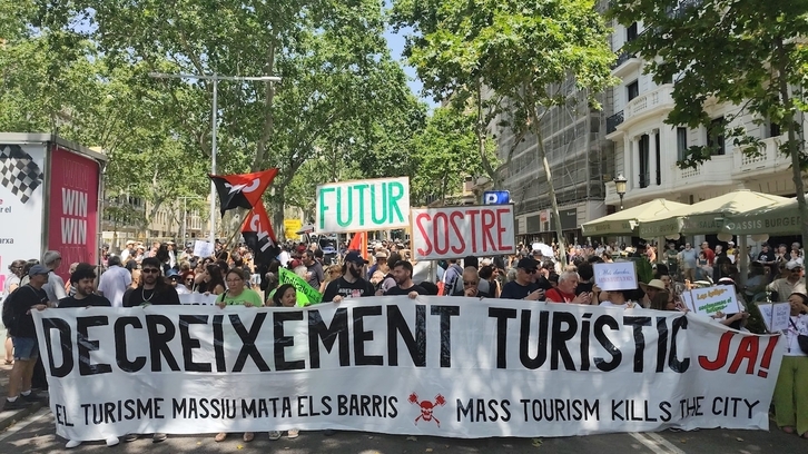 Movilización realizada el pasado 15 de junio en Barcelona por el decrecimiento turístico.
