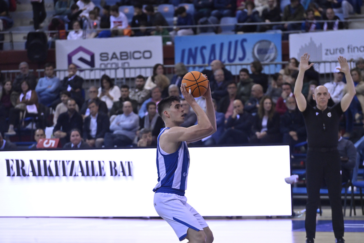 El alero azkoitiarra Manex Ansorregi, con la camiseta de Gipuzkoa Basket.