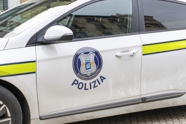 La Policía Municipal de Donostia ha realizado el arresto y se encarga de la investigación de los hechos.