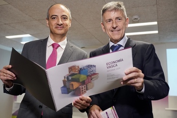 Ibon Urgoiti Laboral Kutxako negozio garapeneko zuzendaria eta Joseba Madariaga ikerketa zuzendaria.