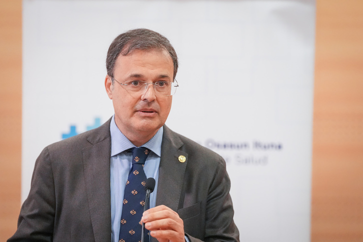 El consejero de Salud, Alberto Martínez, ha remitido los últimos datos al Parlamento.