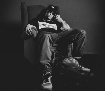 Mutiko artista aramaioarrak etxean aurkeztuko du bere ‘Sad 20's’ disko berria uztailaren 5ean.