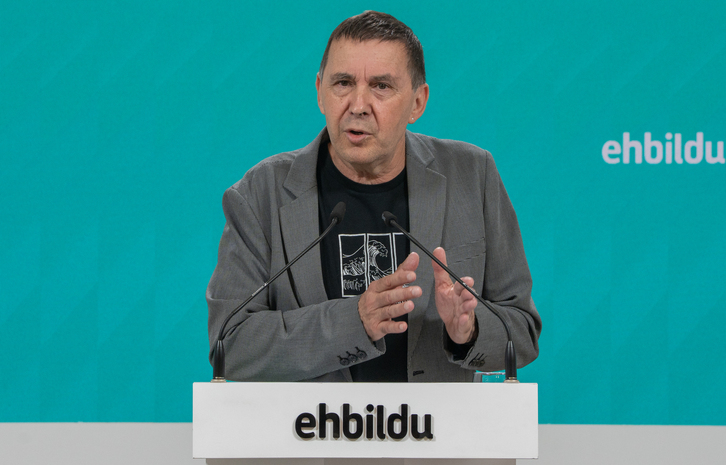 Arnaldo Otegi, en su comparecencia de este jueves en Donostia.