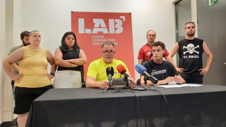 Tasubinsako LABeko ordezkariak, Iruñean egindako agerraldian.