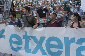 La marcha, por las calles que serán epicentro festivo estos días.