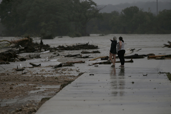 Aumenta a 50 el número de fallecidos por las inundaciones en Texas.