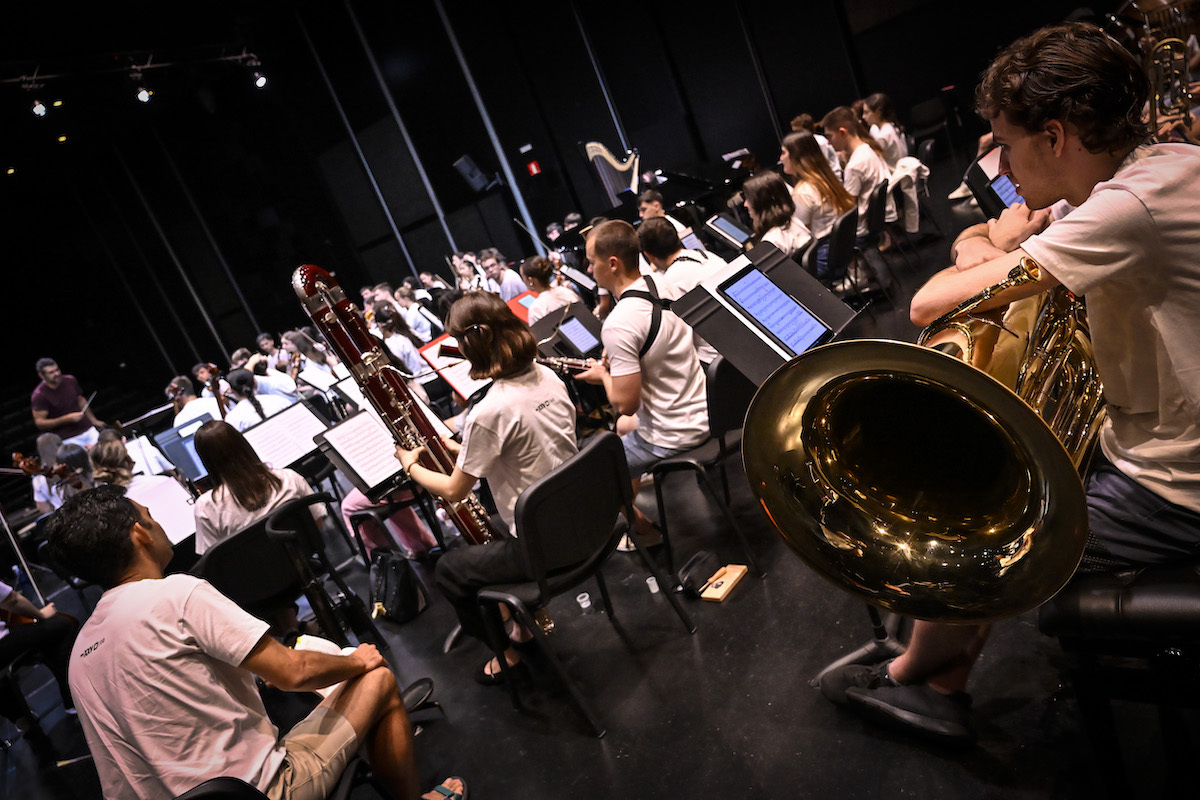 Los miembros de Gazte Orkestra este martes.