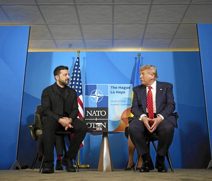 Ukrainako presidente Zelenski eta estatubatuarra, NATOren gailurrean, Hagan.