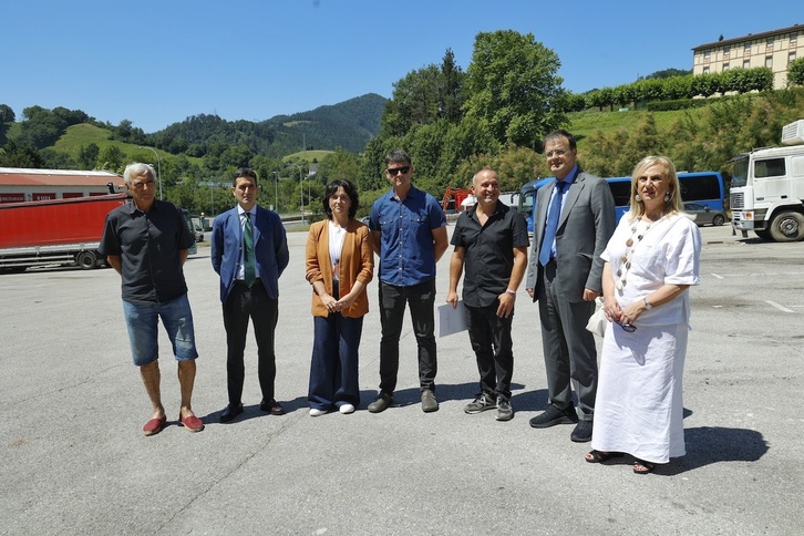 Tolosaldeko ospitale publikoa eraikiko den tokian egin dute agerraldia, Tolosako suhiltzaileen parkearen ondoan.