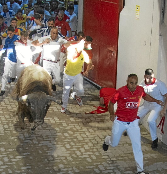 Entrando en la plaza.