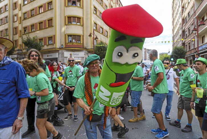 Barakaldoko txupinazoa larunbat arratsaldean botako dute. Iaz Ekologistak Martxan taldeak bota zuen (irudian).