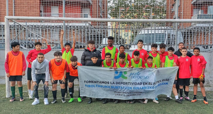 Acto de la campaña ‘Deportivity’, puesta en marcha por la Federación Alavesa de Fútbol.