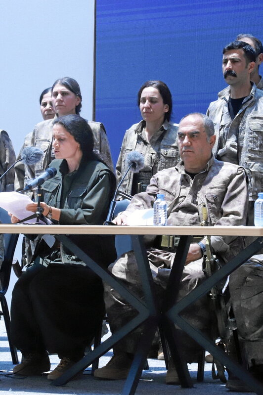 Los comandantes Bese Hozat y Behzat Carçel.