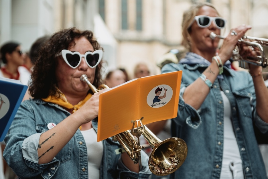 La txaranga féminine a silloné les rues du Grand Bayonne. La txaranga féminine a silloné les rues du Grand Bayonne.