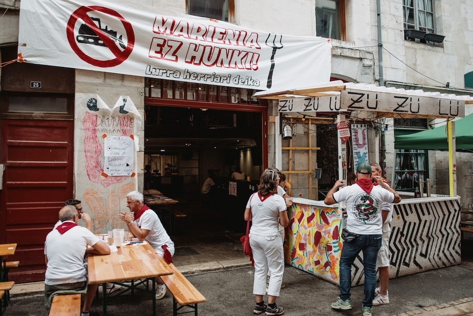 Le Petit Bayonne a du mal à se défaire de la torpeur du lendemain de fêtes. Le Petit Bayonne a du mal à se défaire de la torpeur du lendemain de fêtes.